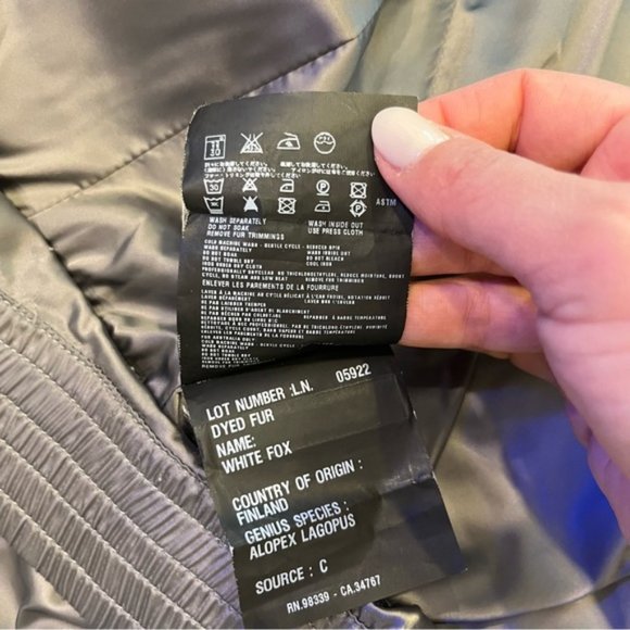 Prada Authentic Silver Gray Short Down Puffer Quilted Fox Fur Hood 40/XS $1500 - Picture 3 of 16